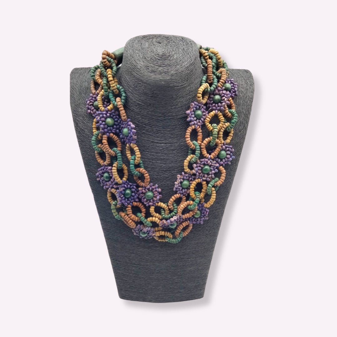 Collier Plastron en Bois Yandra - Bijou Ethnique et Artisanal Multi-Brins