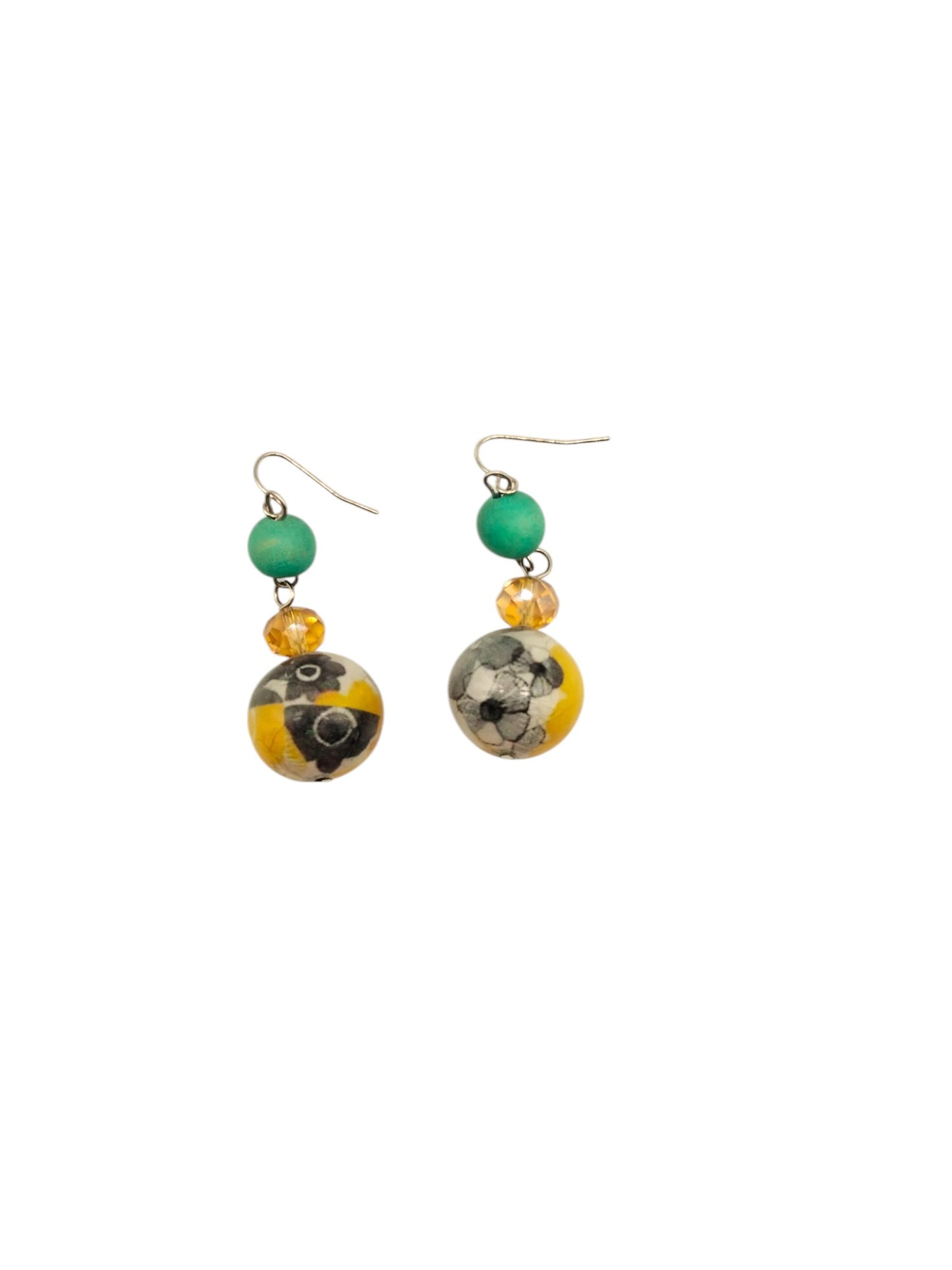 Boucles d'Oreilles Artisanales Bois peint - Trio de Perles Jaune et vert Yandra collection