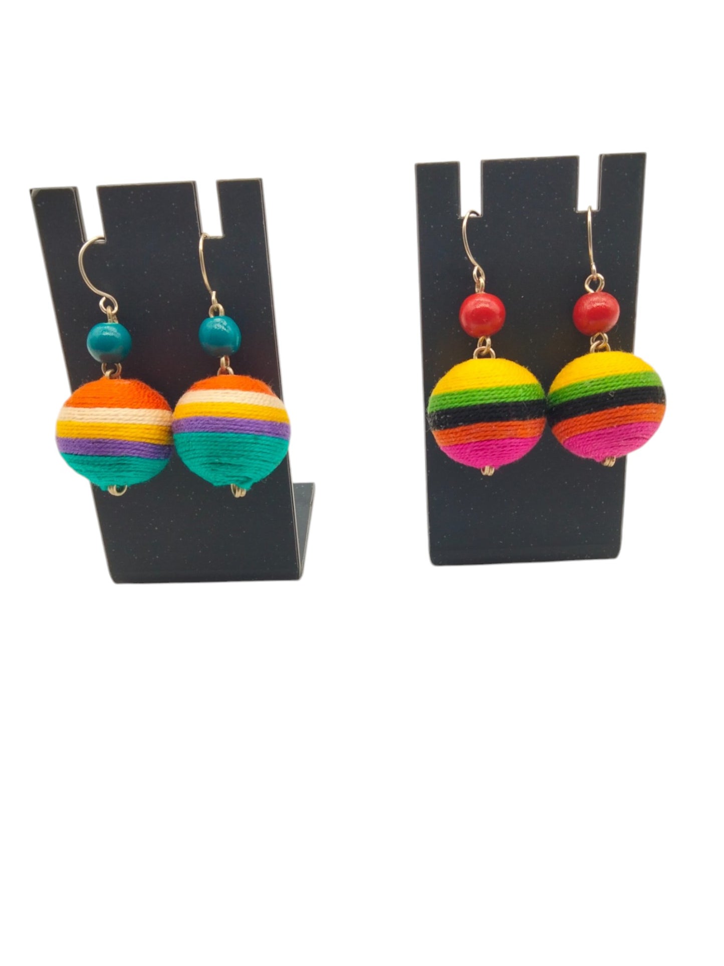 Boucles d'Oreilles Artisanales en Fil de Coton Tissé - Modèle Sphère Boho-Chic