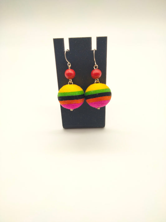 Boucles d'Oreilles Artisanales en Fil de Coton Tissé - Modèle Sphère Boho-Chic