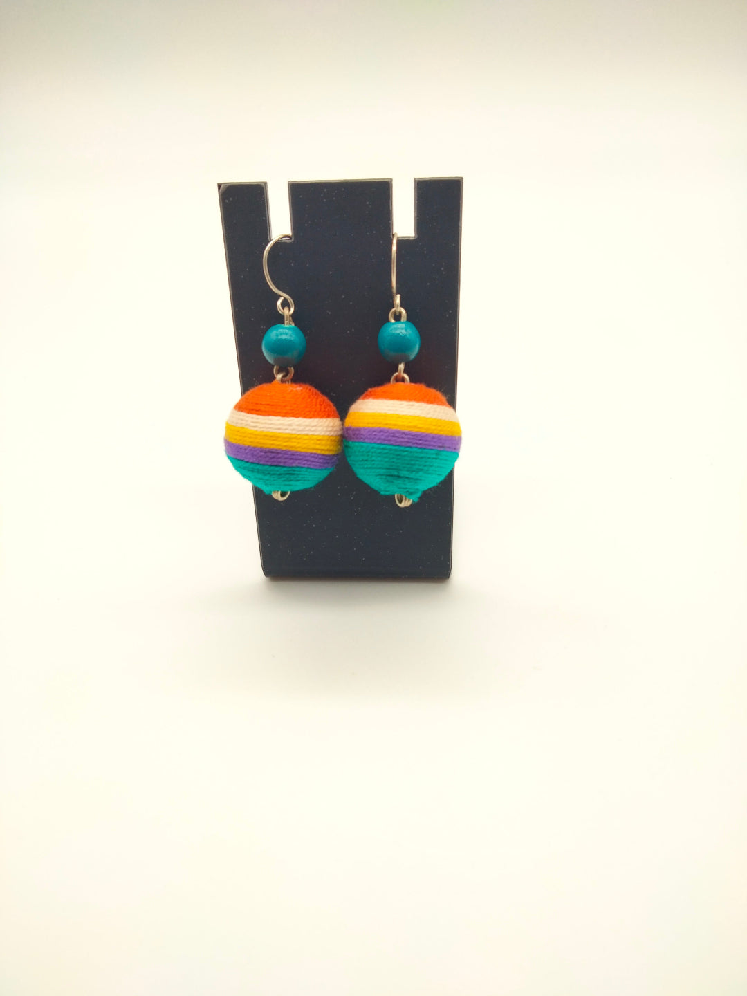 Boucles d'Oreilles Artisanales en Fil de Coton Tissé - Modèle Sphère Boho-Chic