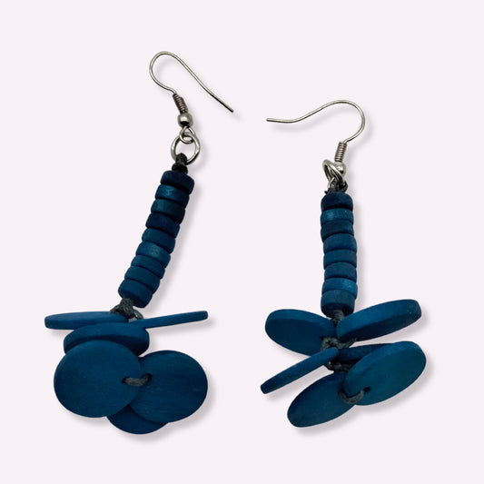Boucles d'Oreilles "Blédia" Longues en Bois Bleu Indigo - Design Organique et Mobile