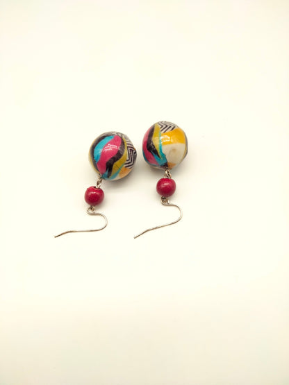 Boucles d'Oreilles Pendantes Bois Vernis Motifs Multicolores-Yandra Collection