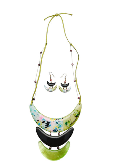 Collier Plastron Demi-Lune Triple Rang - Style Bohème Chic & Maximaliste