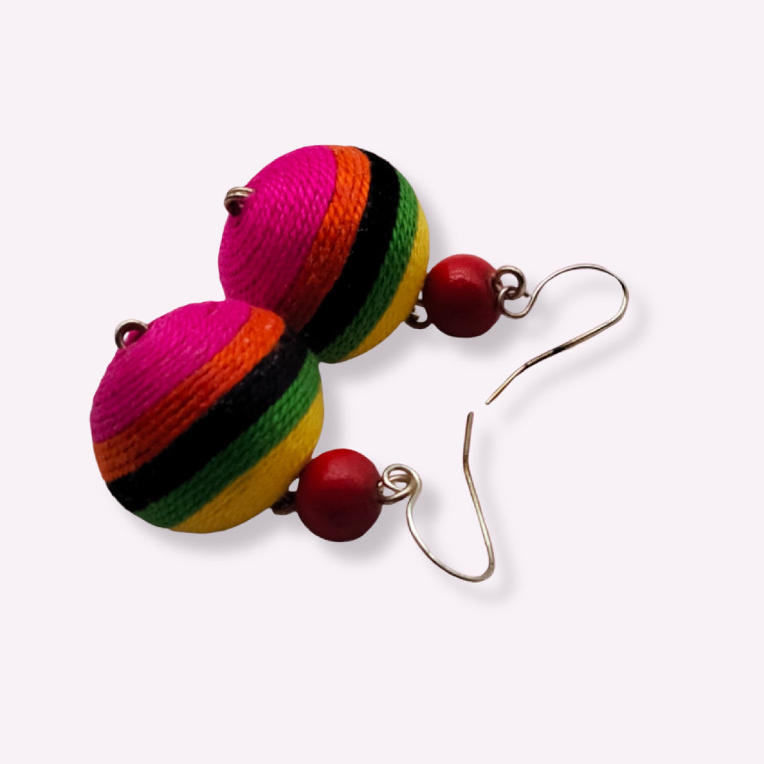 Boucles d'Oreilles Artisanales en Fil de Coton Tissé - Modèle Sphère Boho-Chic