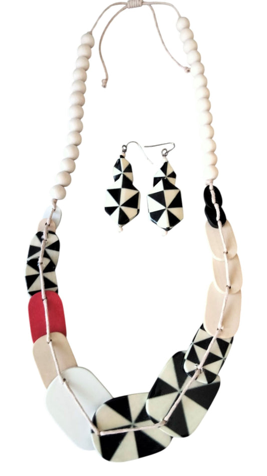 Parure Sautoir et Boucles d'Oreilles Yandra en Bois - Imprimé Géométrique Noir & Blanc